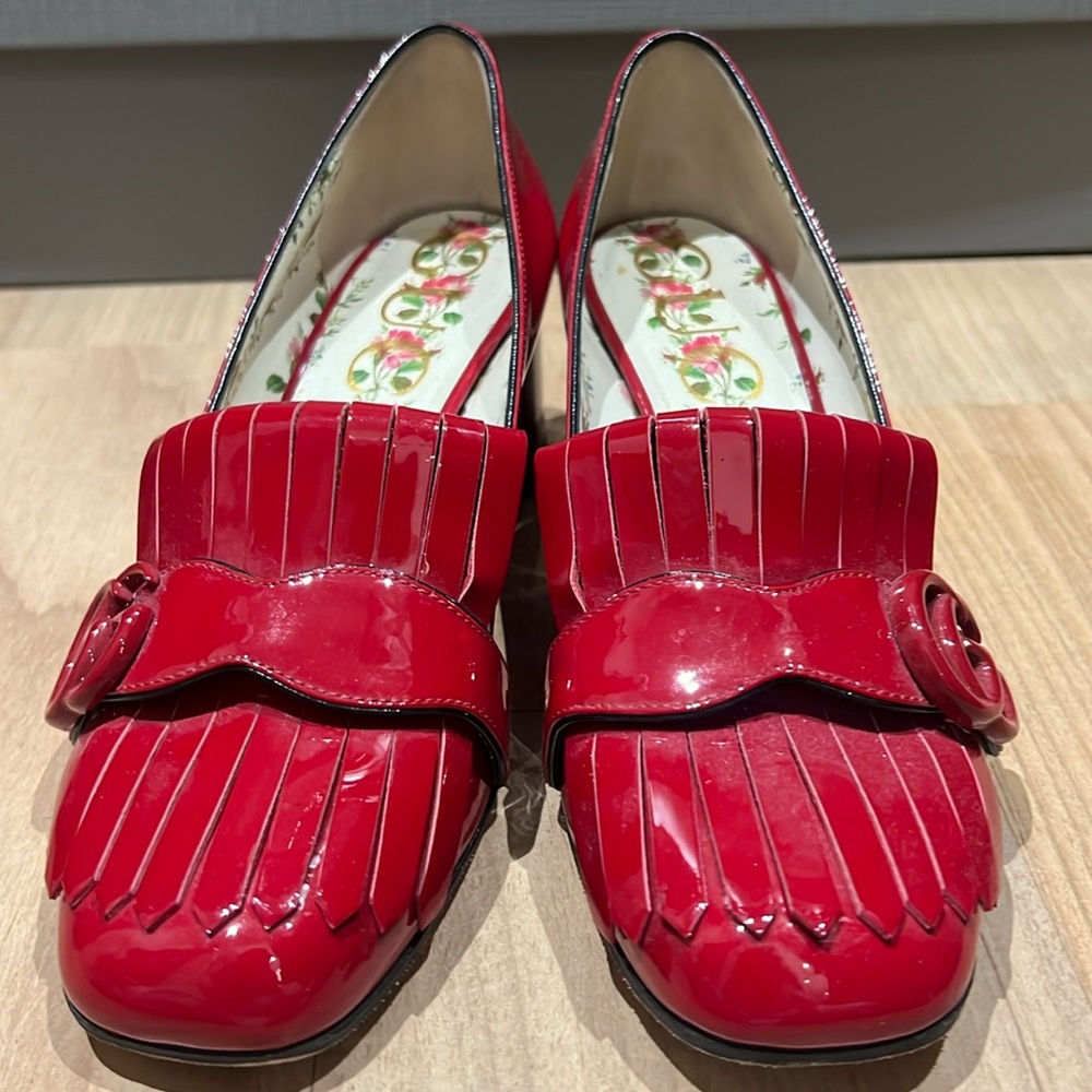 Gucci red patent leather loafer size 37